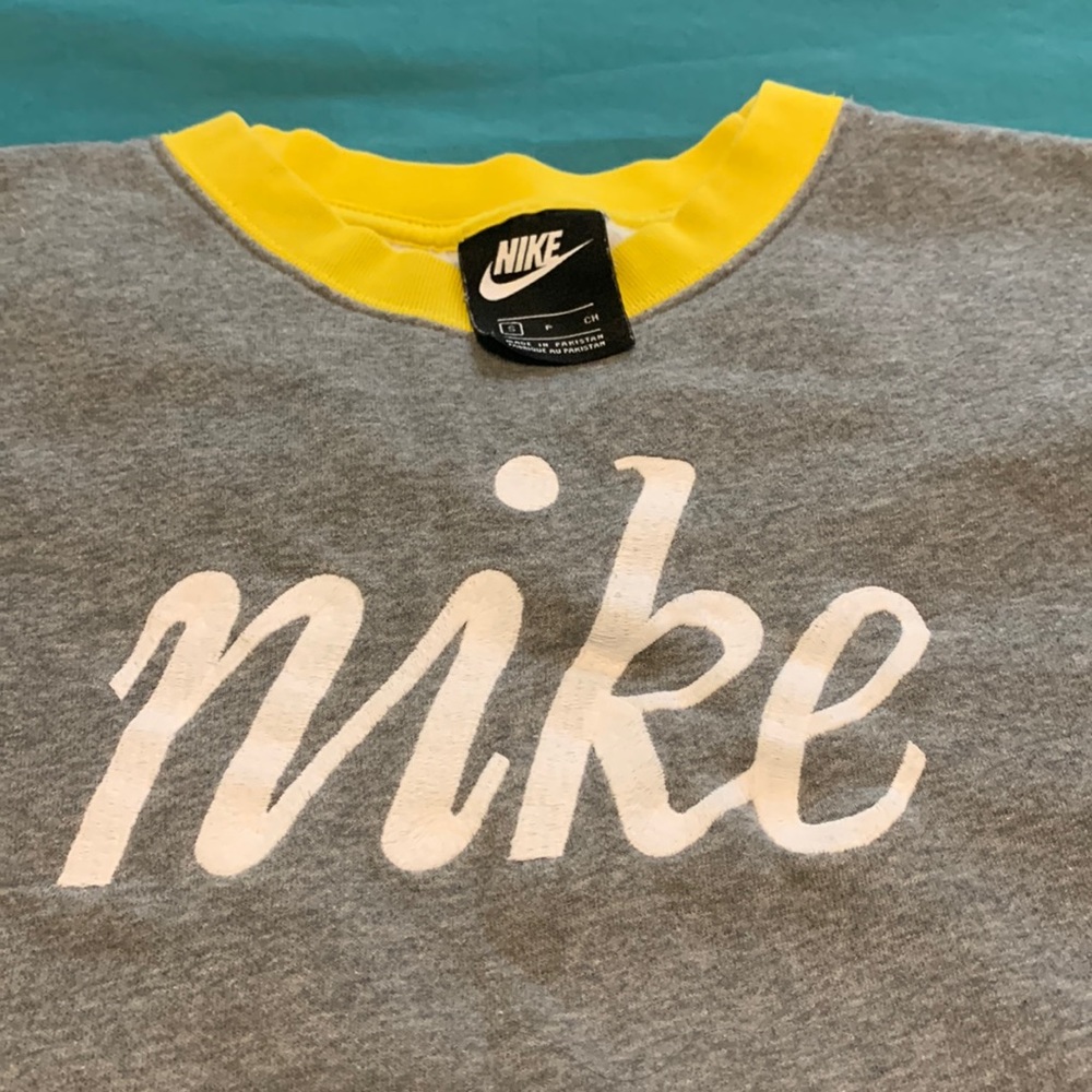 Nike Color Block Cropped CrewNeck Sweatshirt Size Small - Picture 2 of 6